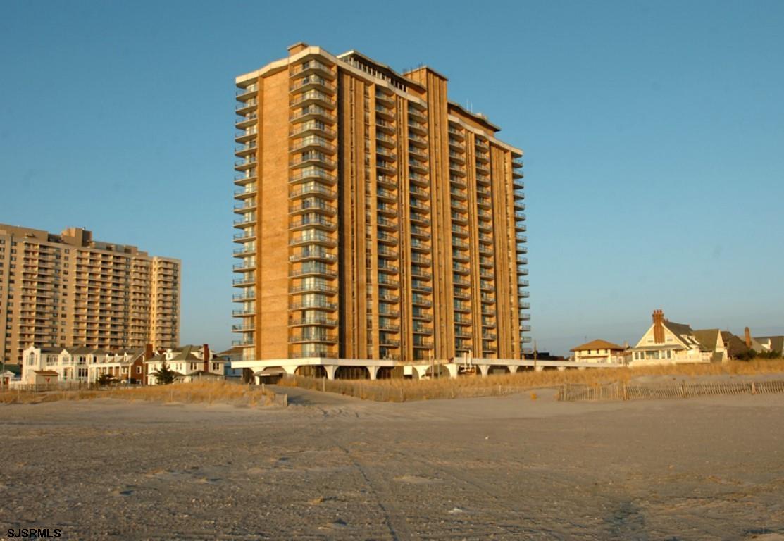 4800 Boardwalk 2107 — photo