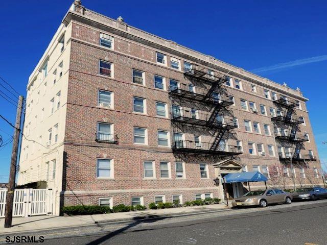 2 S Hartford B2 — photo