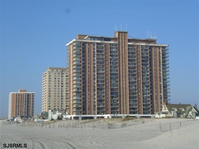4800 Boardwalk 1004 — photo