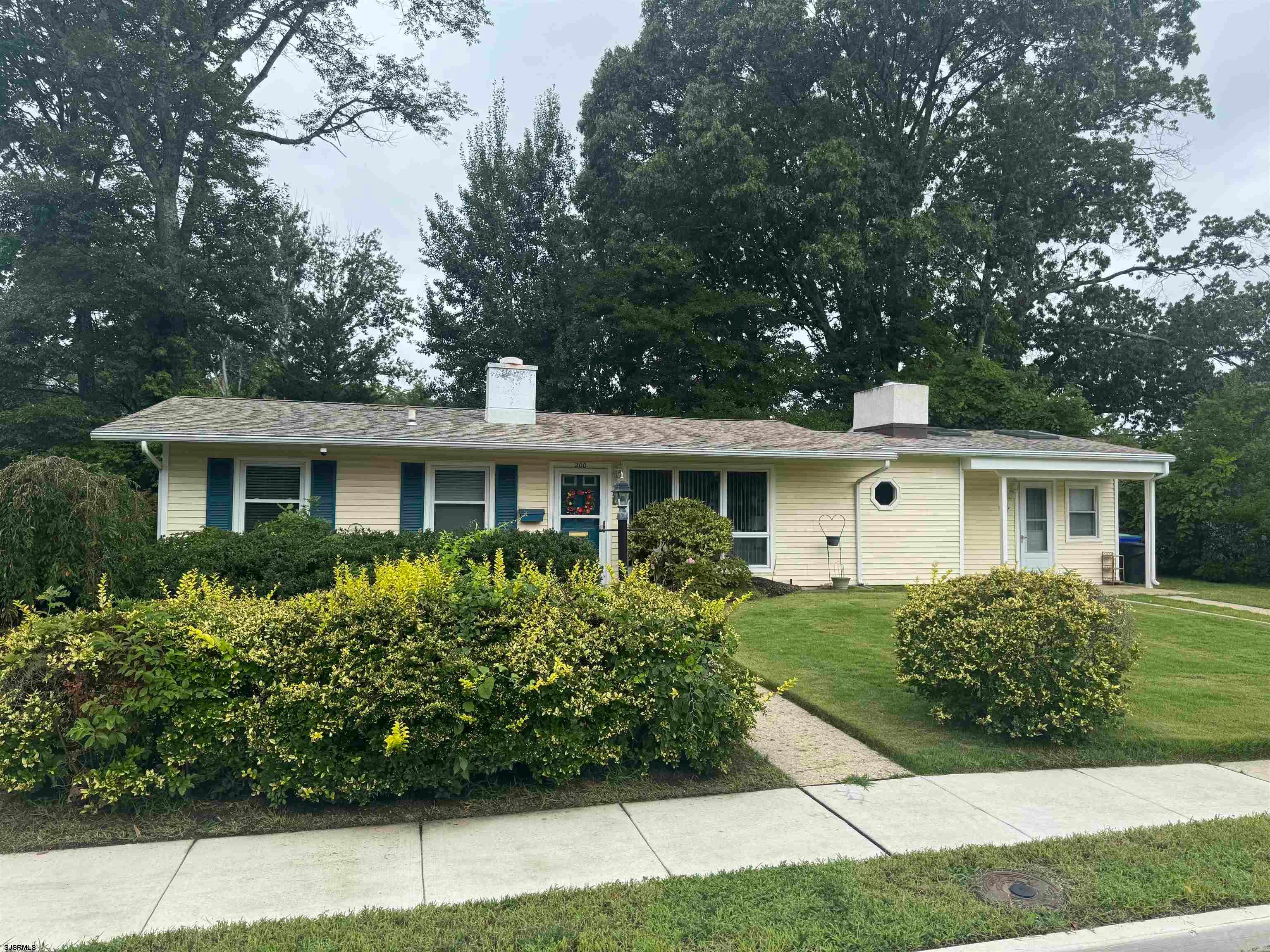 200 Barr — photo