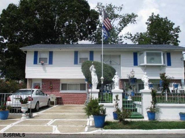 405 Elder Street — photo