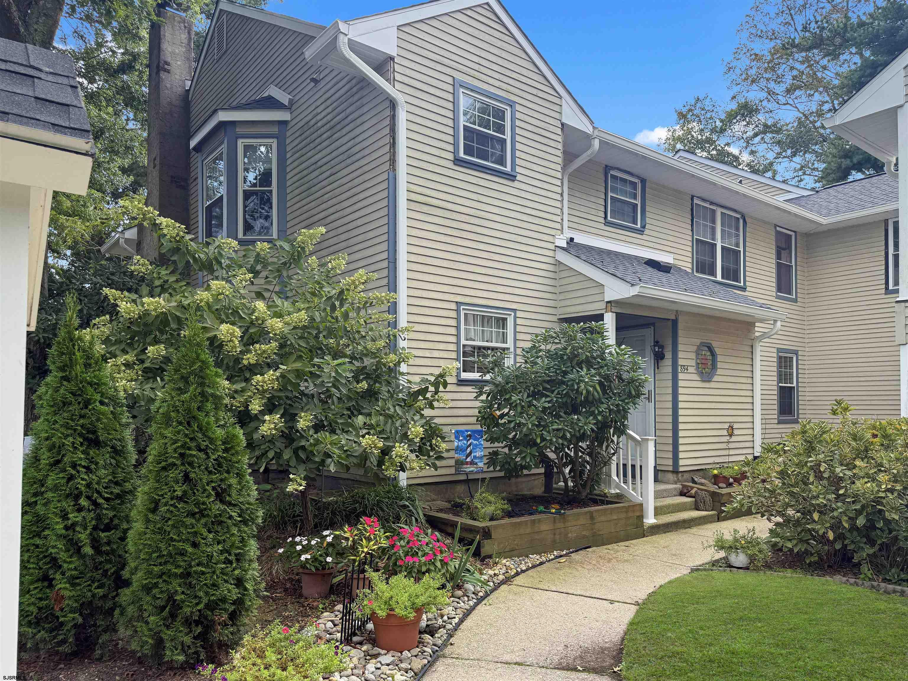 894 E Fishers Creek Road — photo