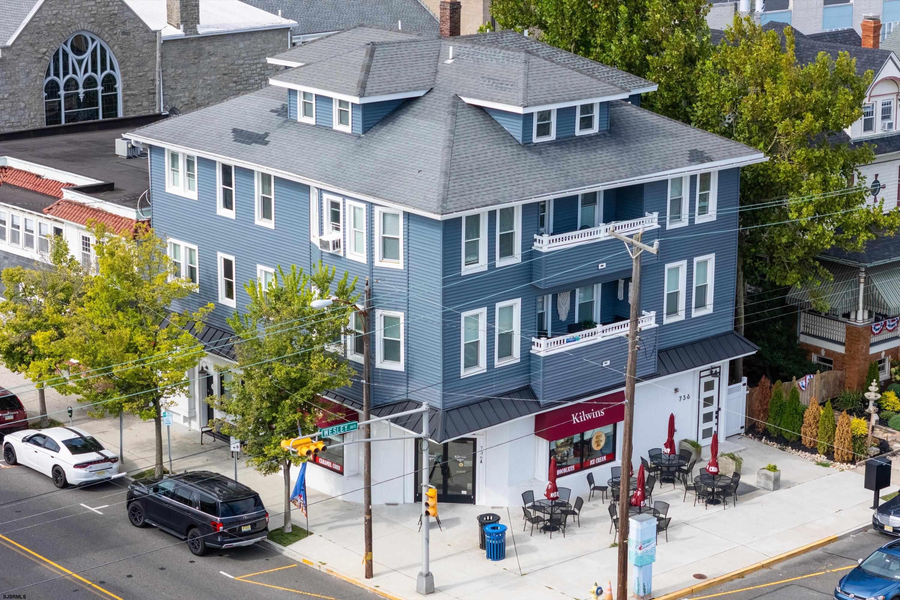 736 Wesley Ave — photo