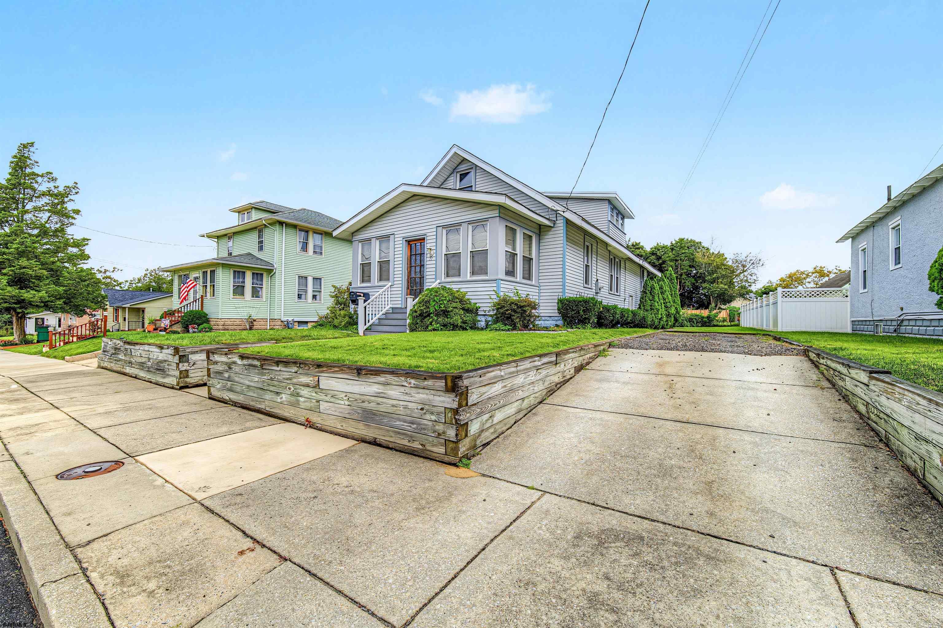 22 W Nevada Ave — photo