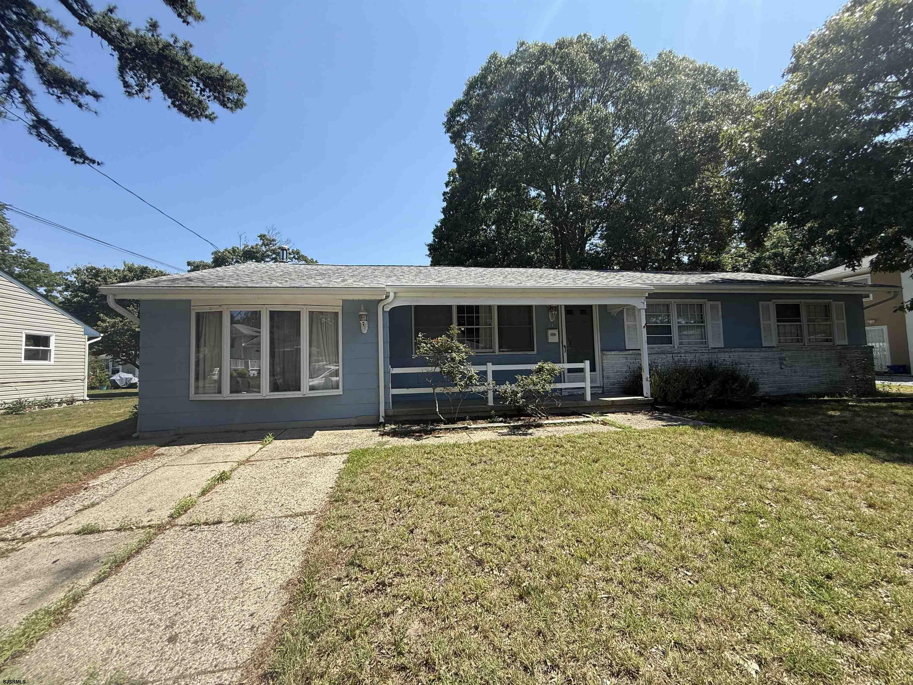 27 W Laurel Drive — photo