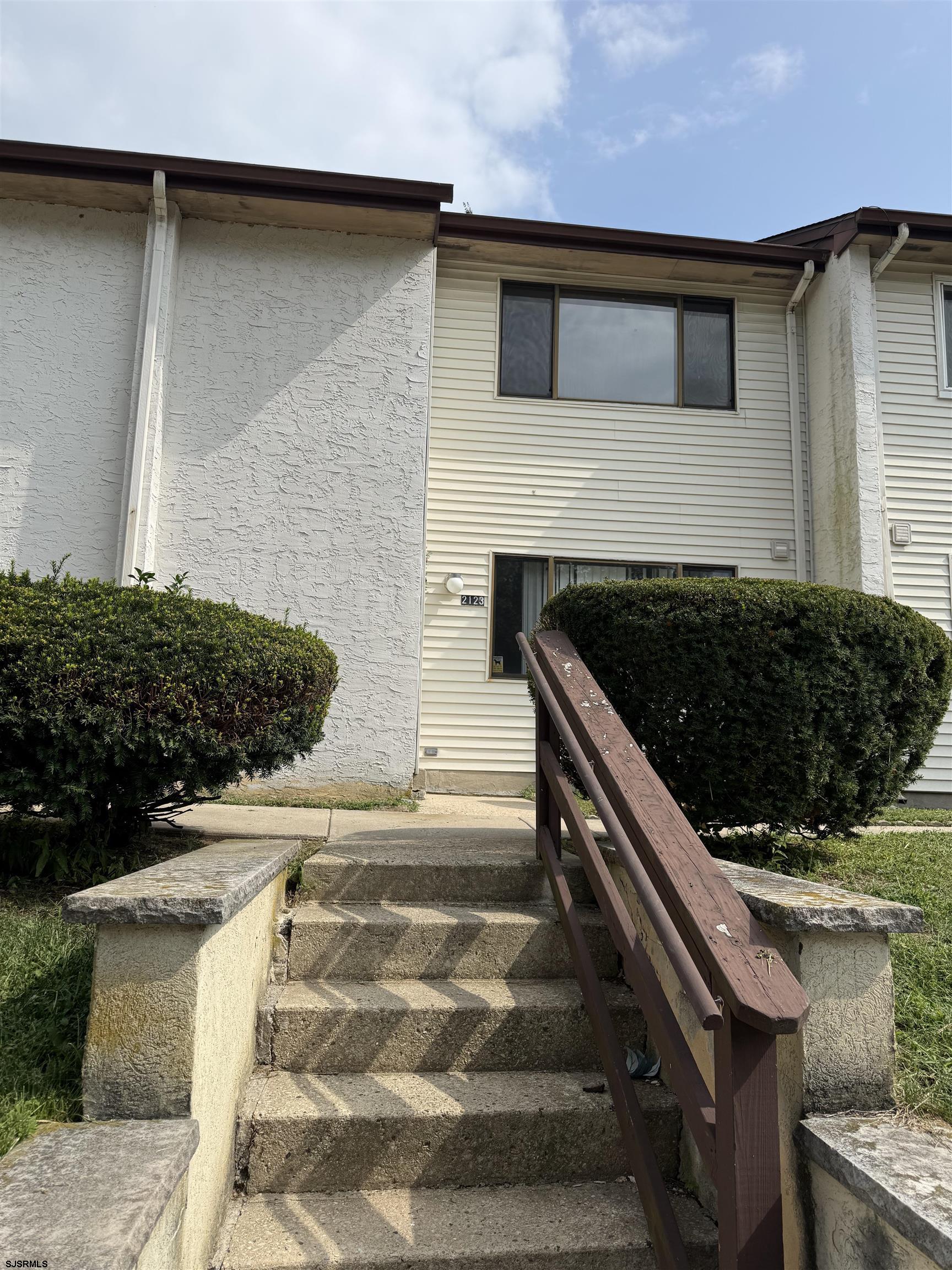 2123 Rhododendron Ct — photo