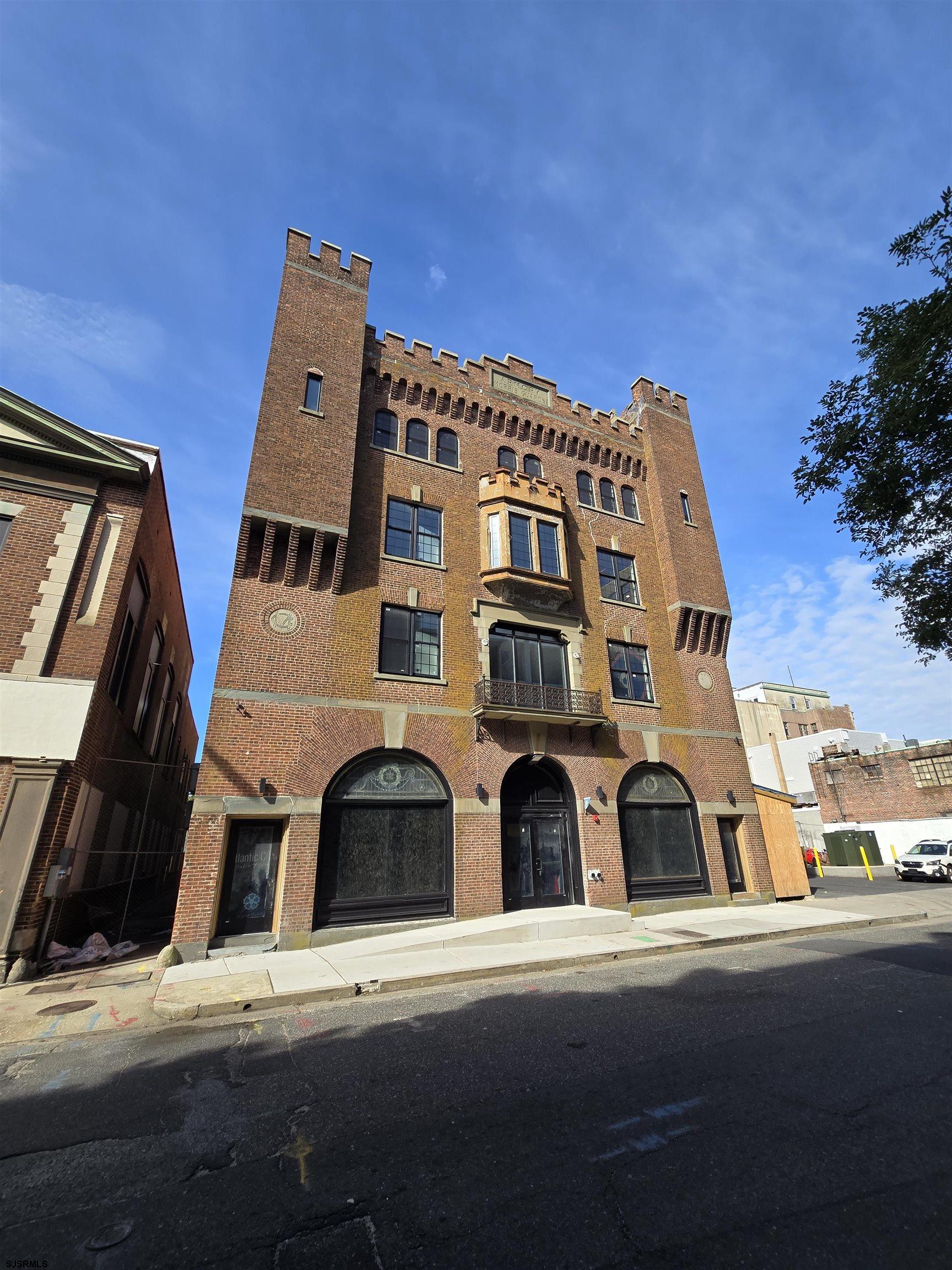 10 S New York Ave — photo
