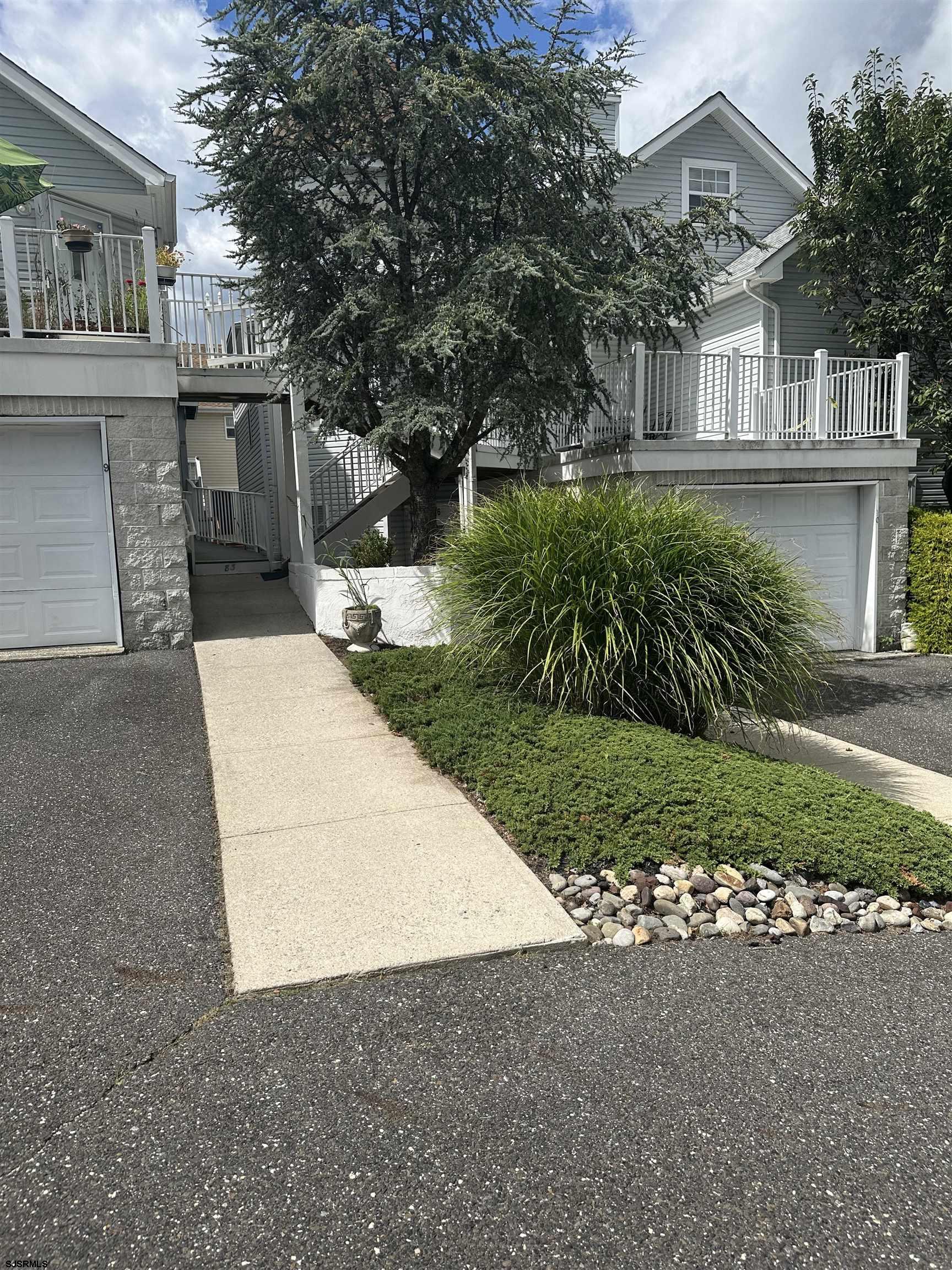 85 E Woodland Ave — photo