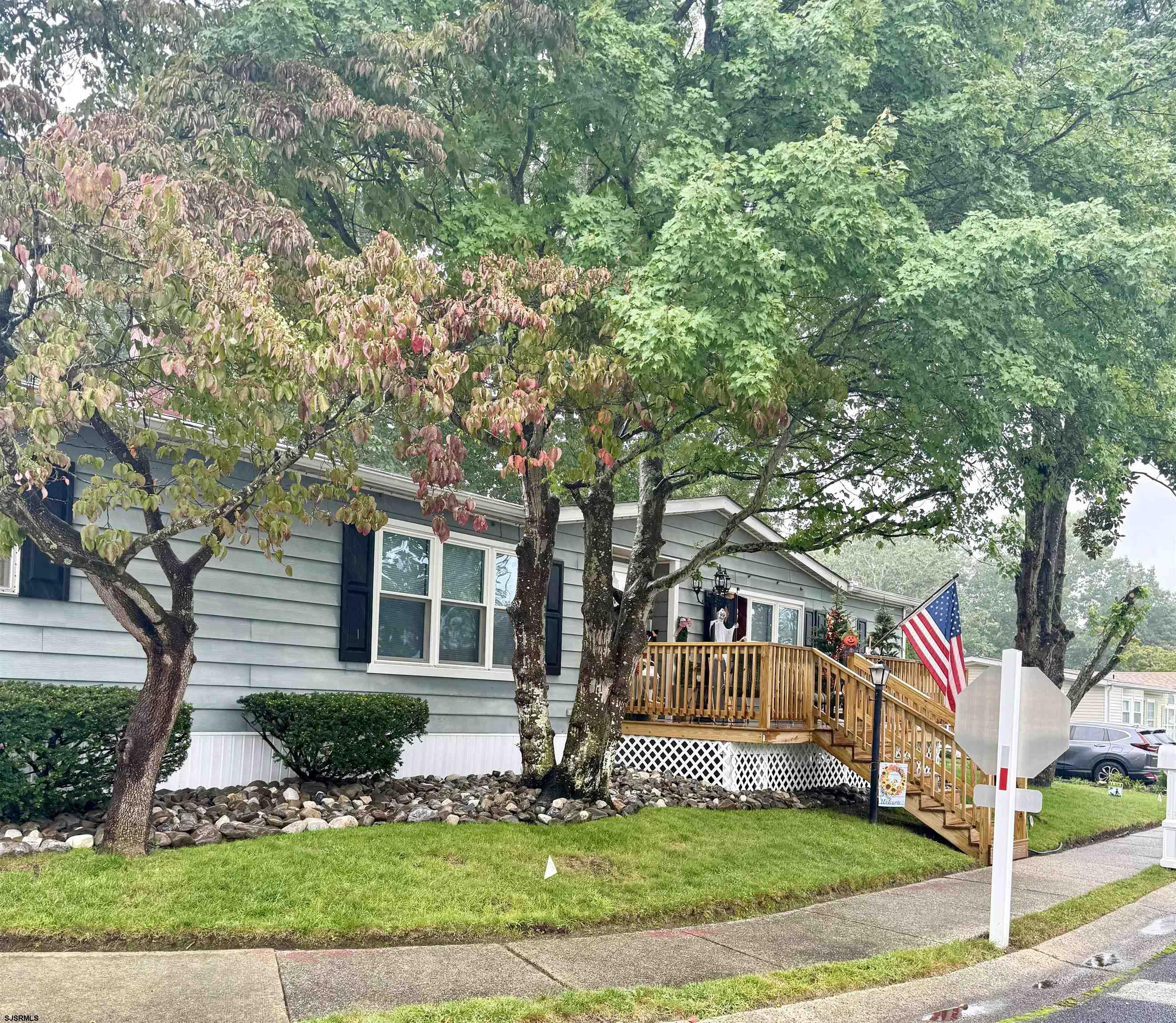 9 Oaks Drive — photo
