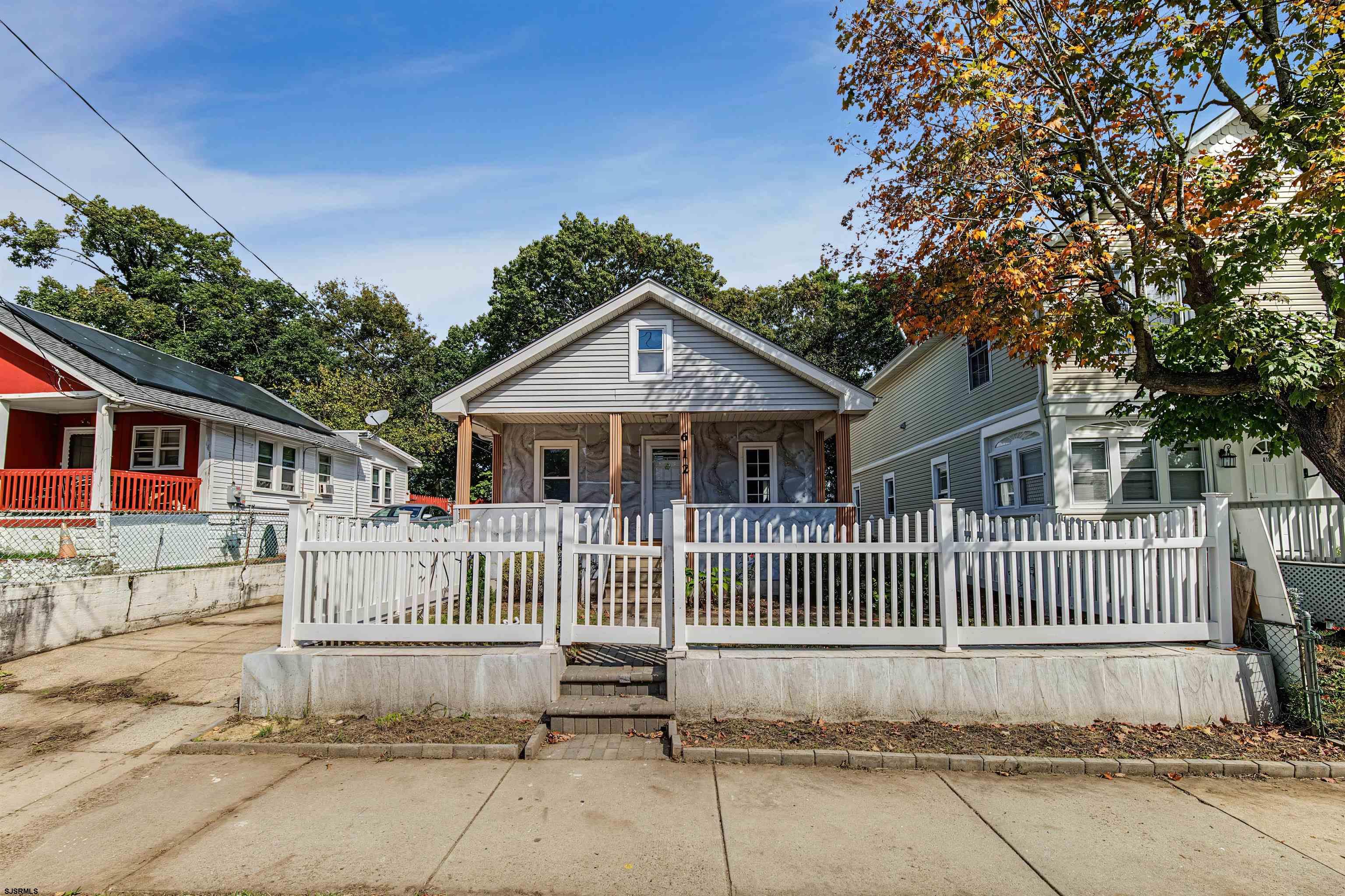 612 Wesley Ave — photo