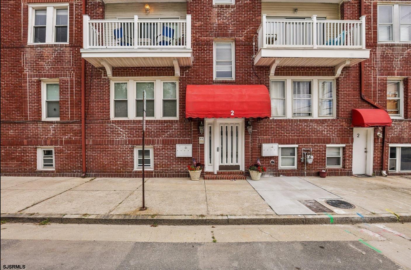 2 S Montgomery Ave — photo