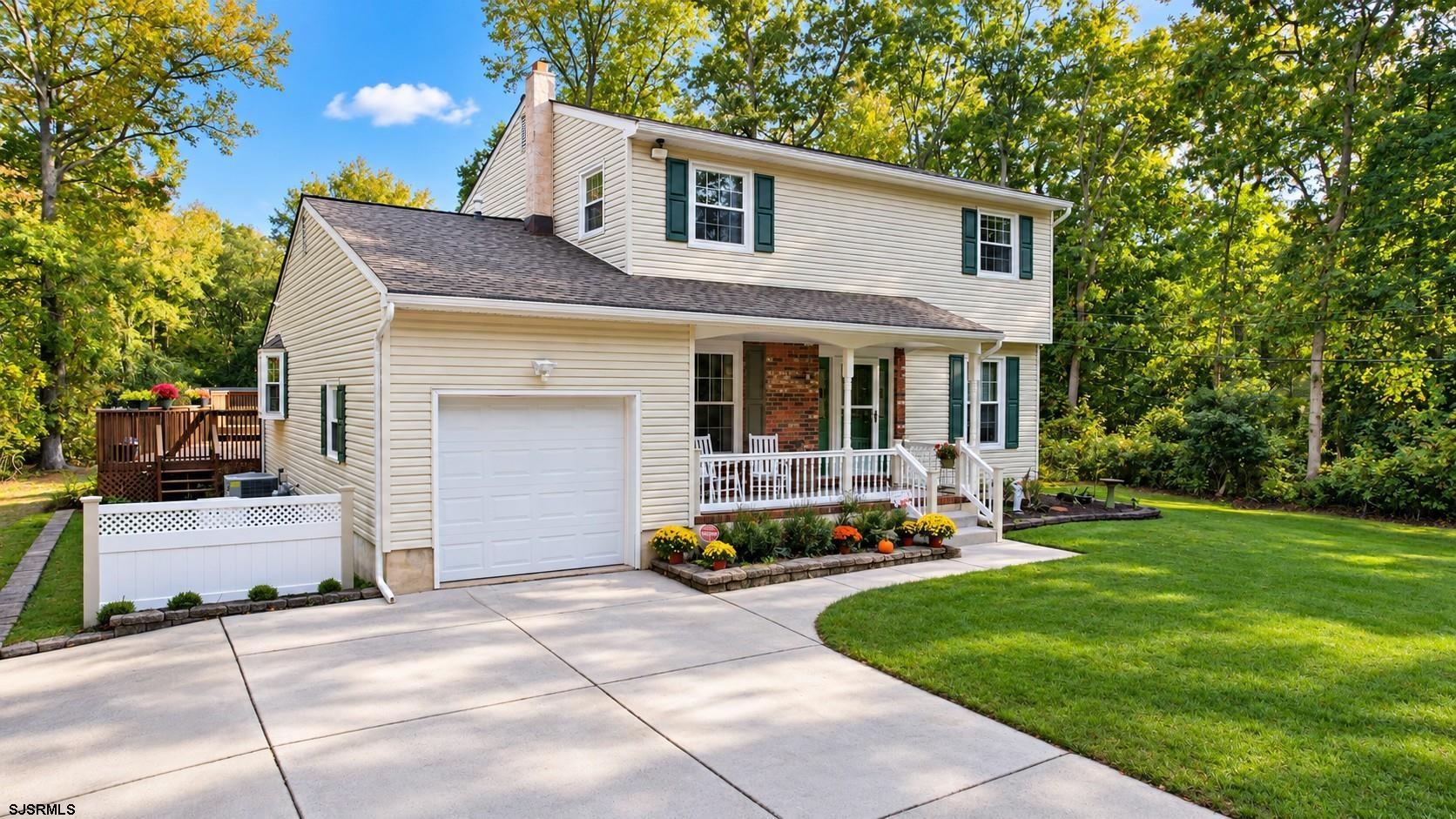 10 English Ln — photo