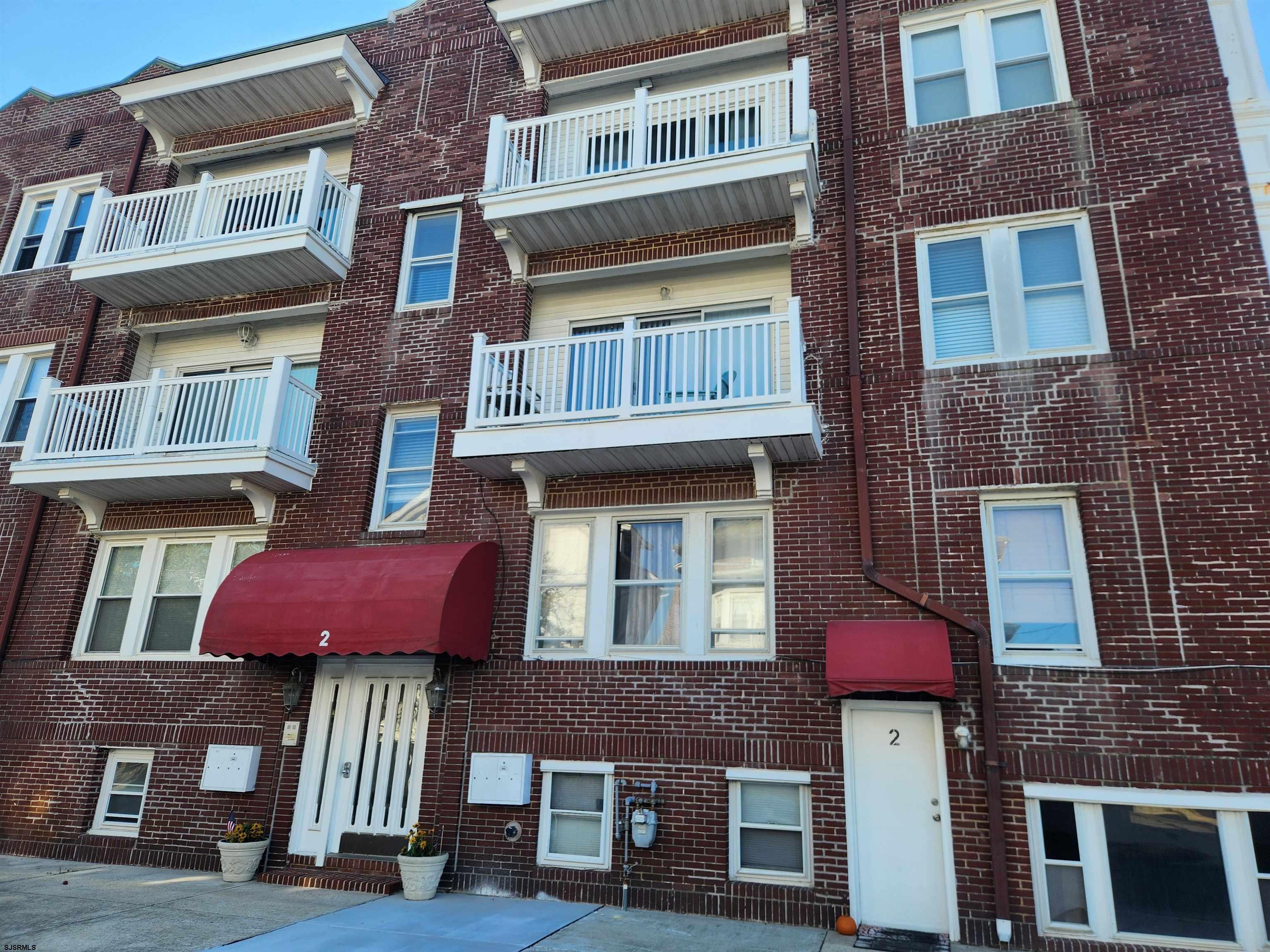 2 S Montgomery Ave — photo