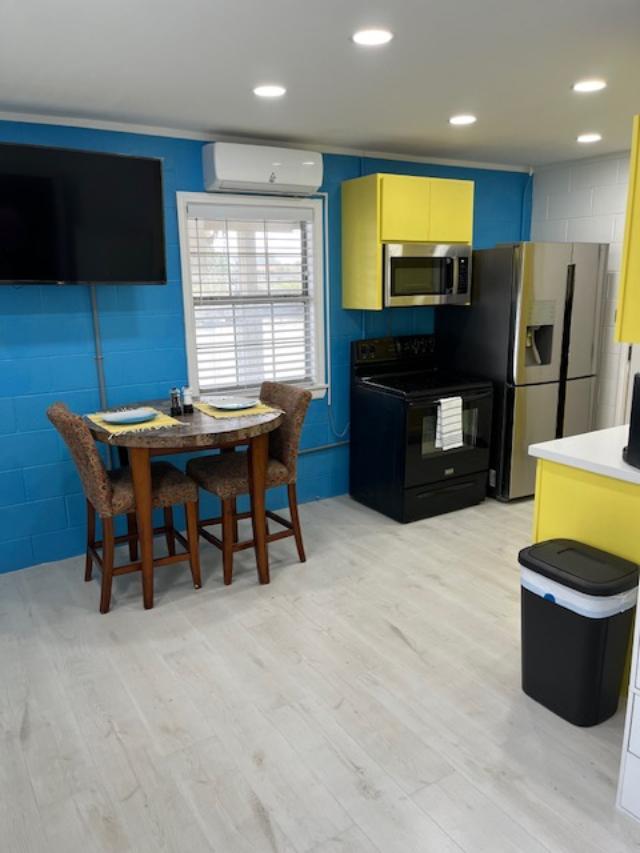 1440 Harbor Island Dr. # B — photo