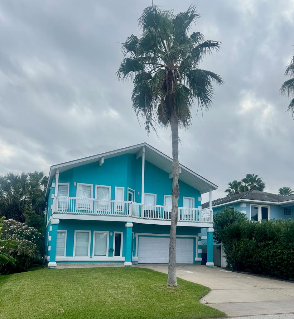 217 W Oleander Dr. — photo