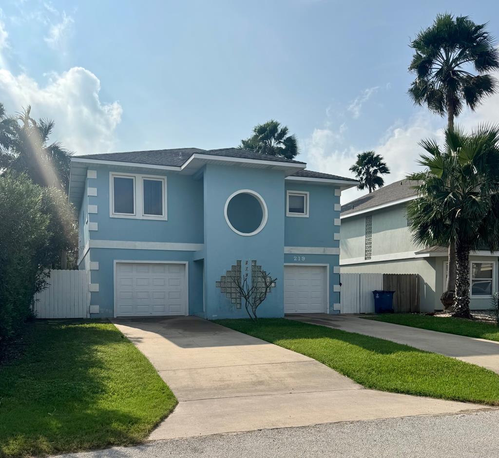 219 W Oleander St. — photo