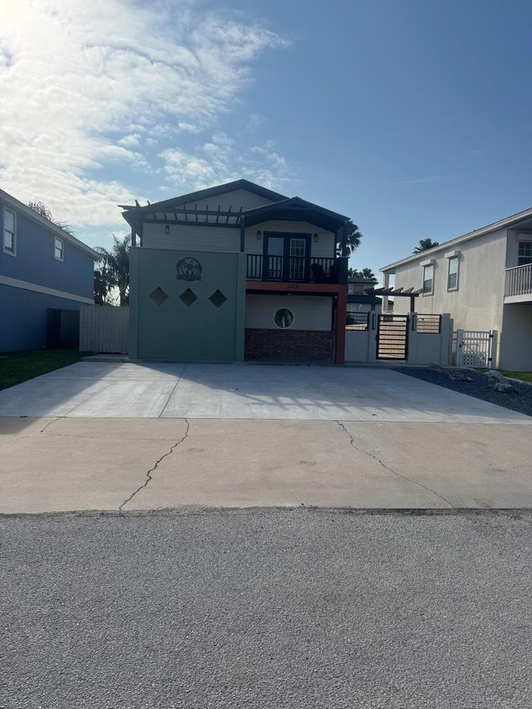 205 W Saturn Lane — photo
