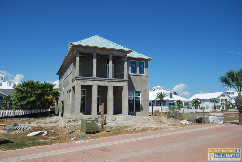 8313 Water St. — photo