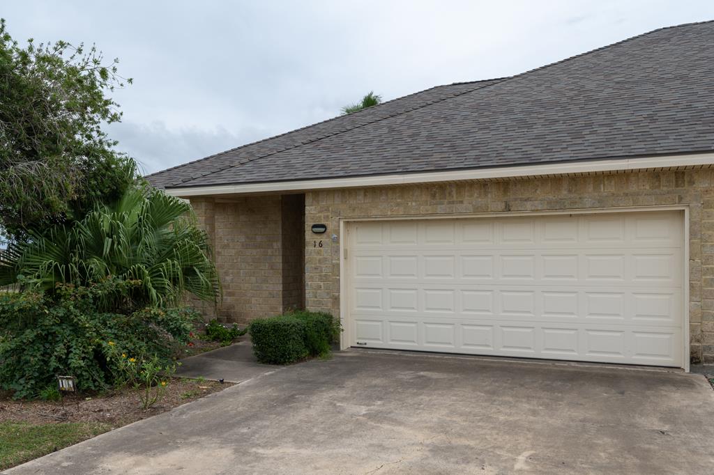 16 Augusta Court — photo