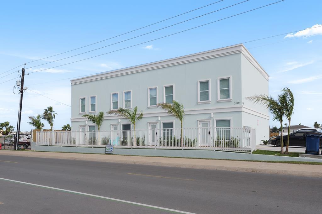 5100 Laguna Blvd. # 1 — photo