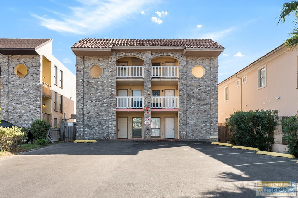 109 E Gardenia St. # 101 — photo