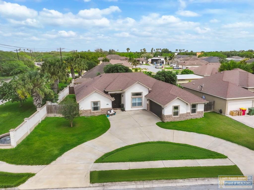 7001 Lago Vista Blvd. — photo