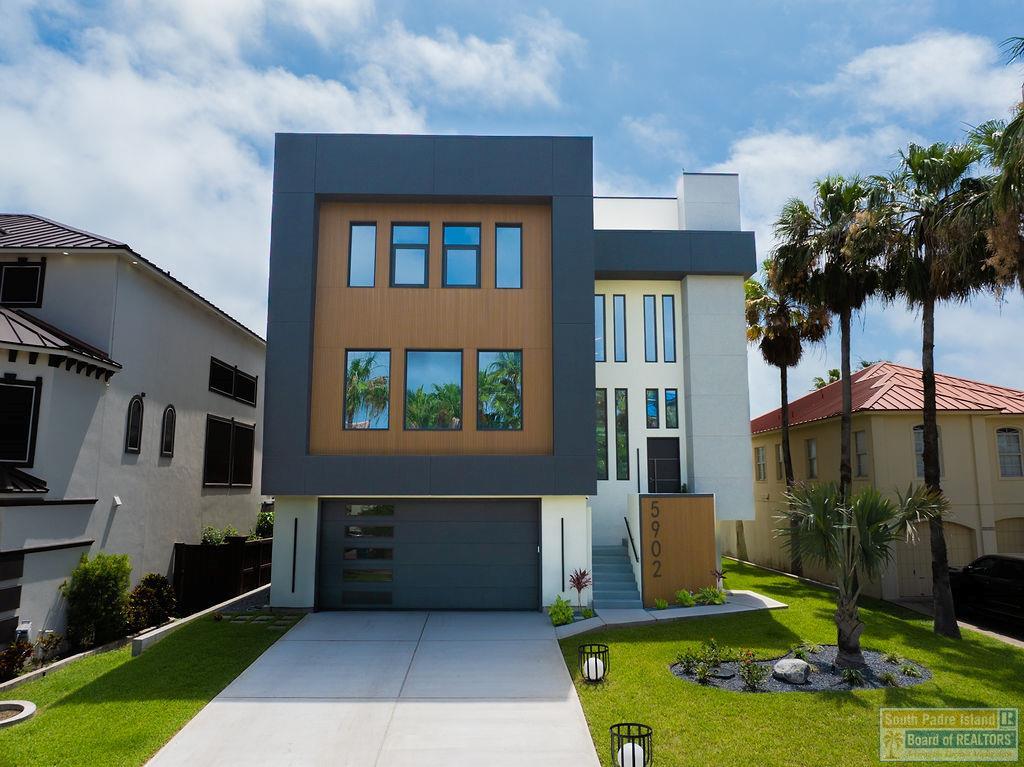 5902 Laguna Circle North — photo