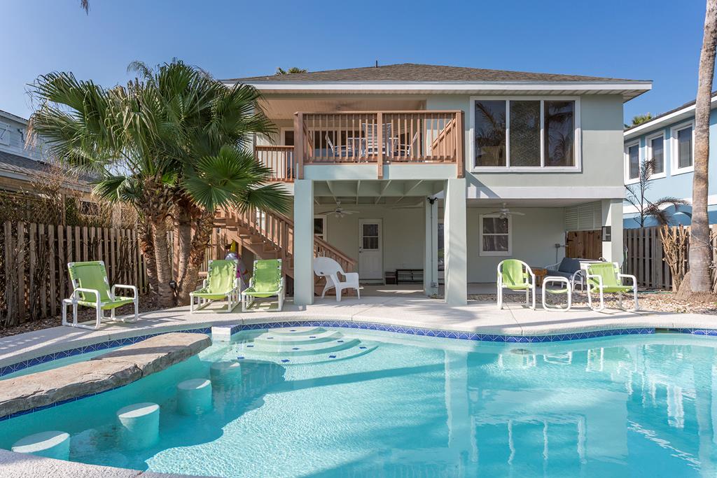 221 W Oleander St. — photo