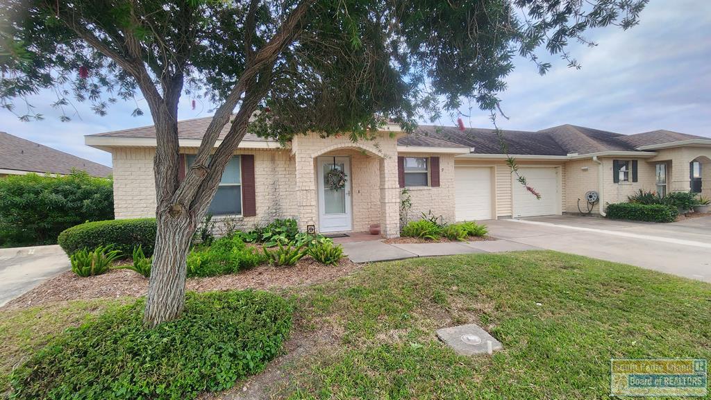 9 Doral Dr. — photo