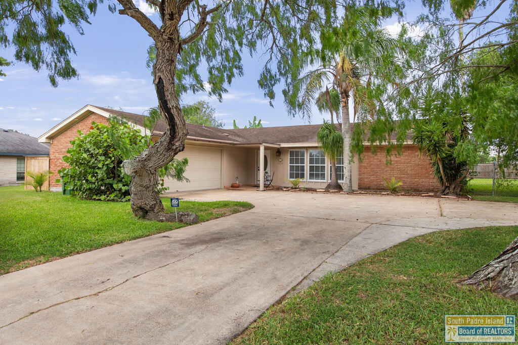 421 Mesquite Dr. — photo