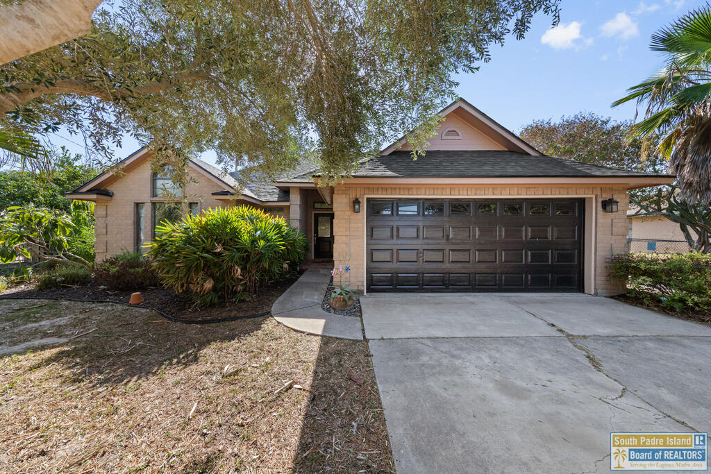 401 Mesquite Dr. — photo