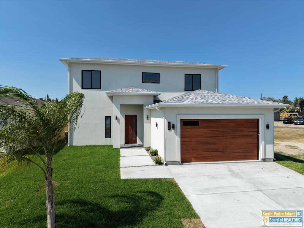 624 N Yturria St. — photo