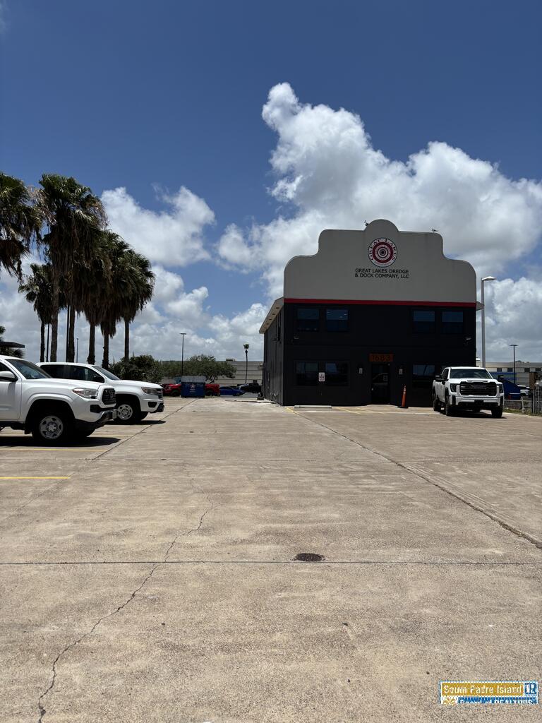 1683 W Highway 100 — photo