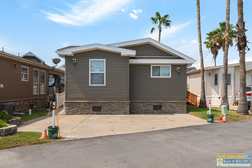 796 E Oyster Dr. — photo