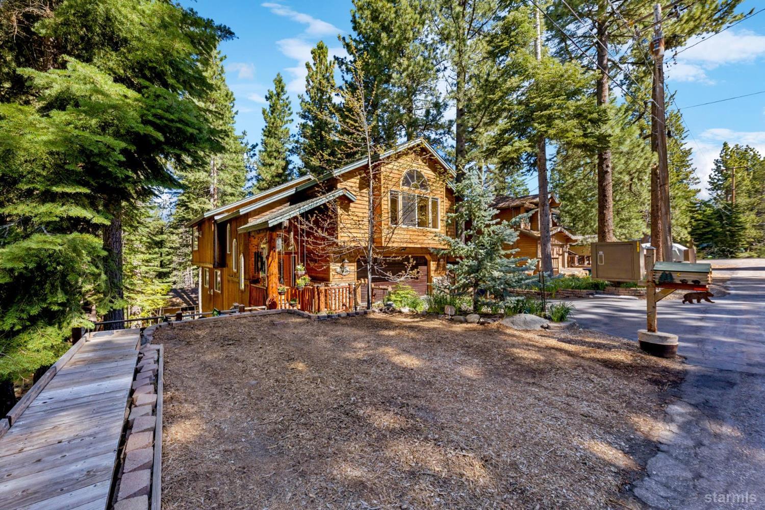 1911 Bella Coola Drive — photo