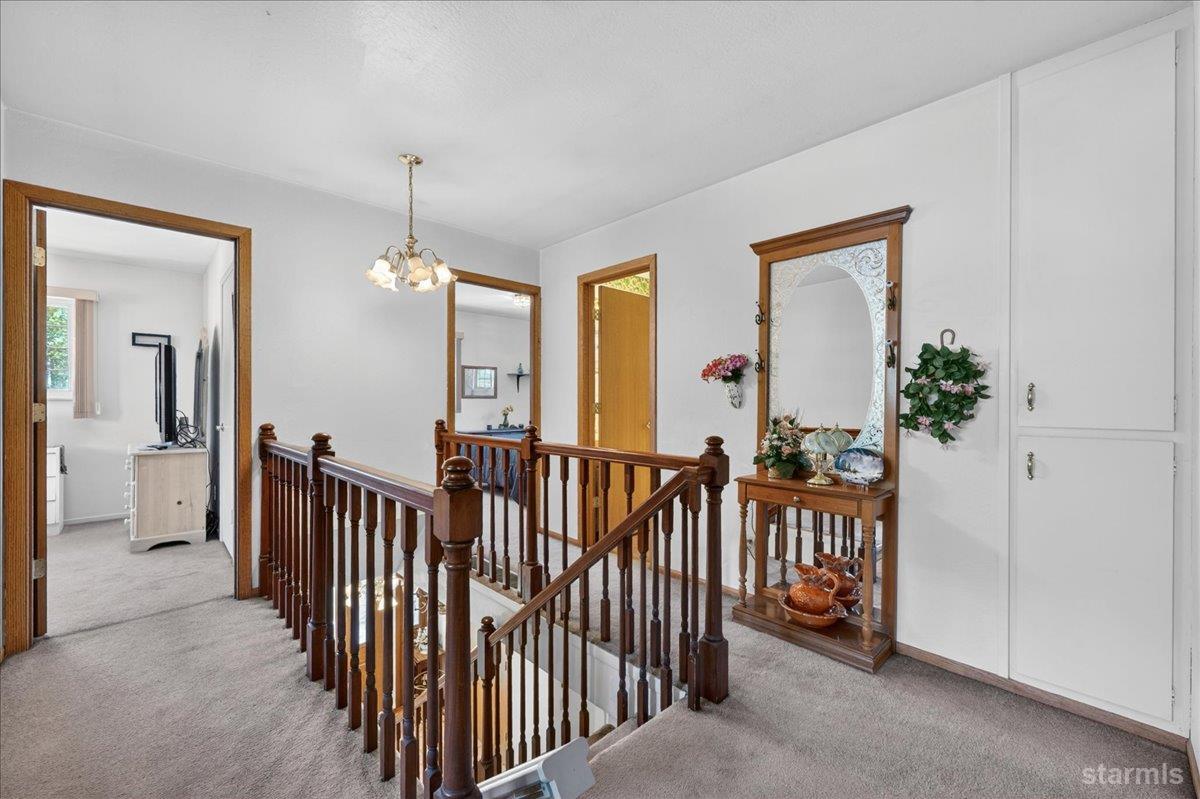 1624 Glenwood Way — photo