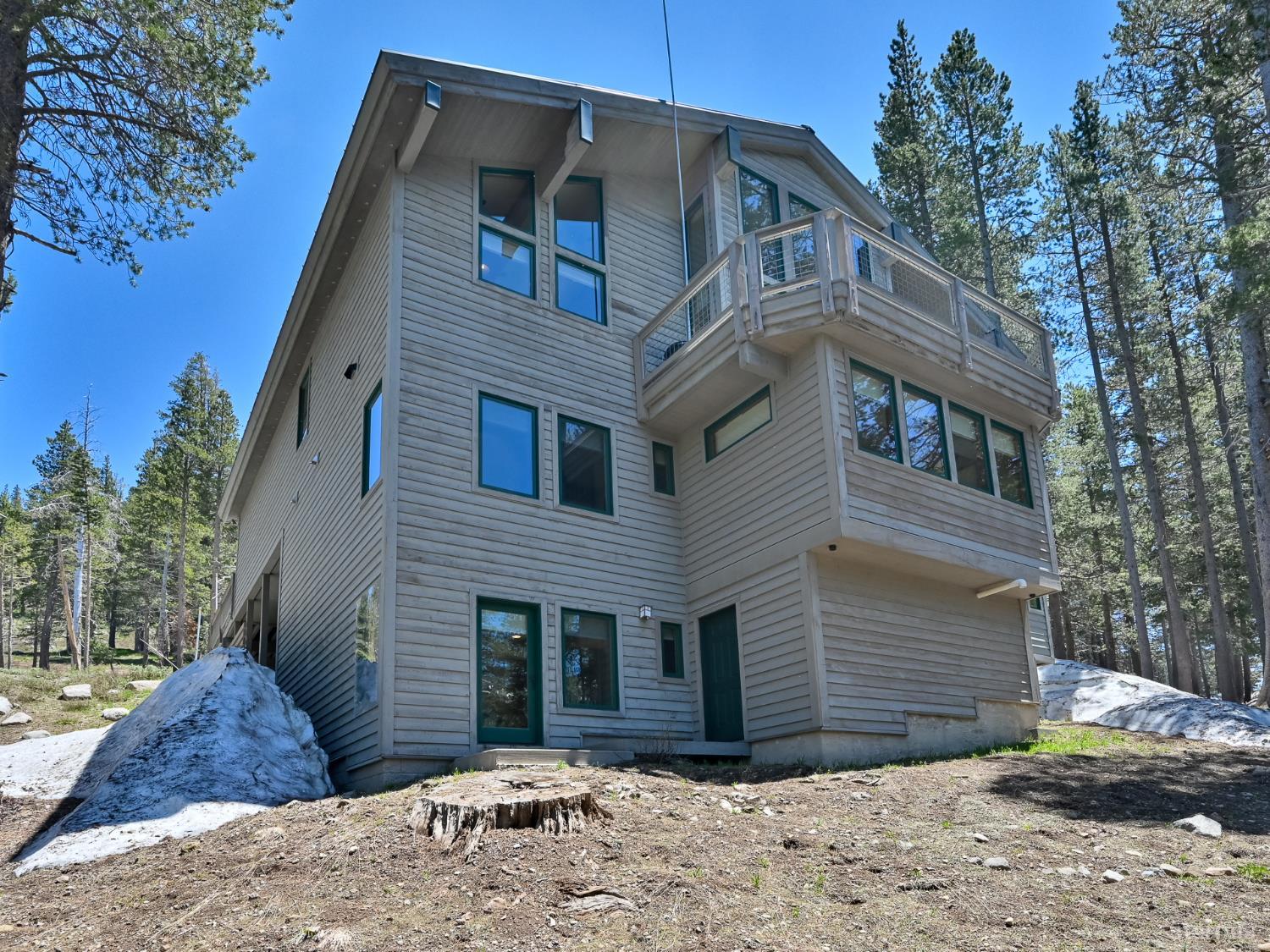 940 Columbine Circle — photo