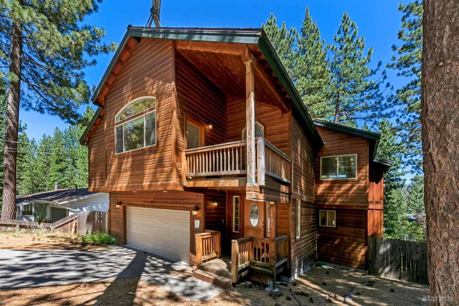 1501 Crystal Air Drive — photo