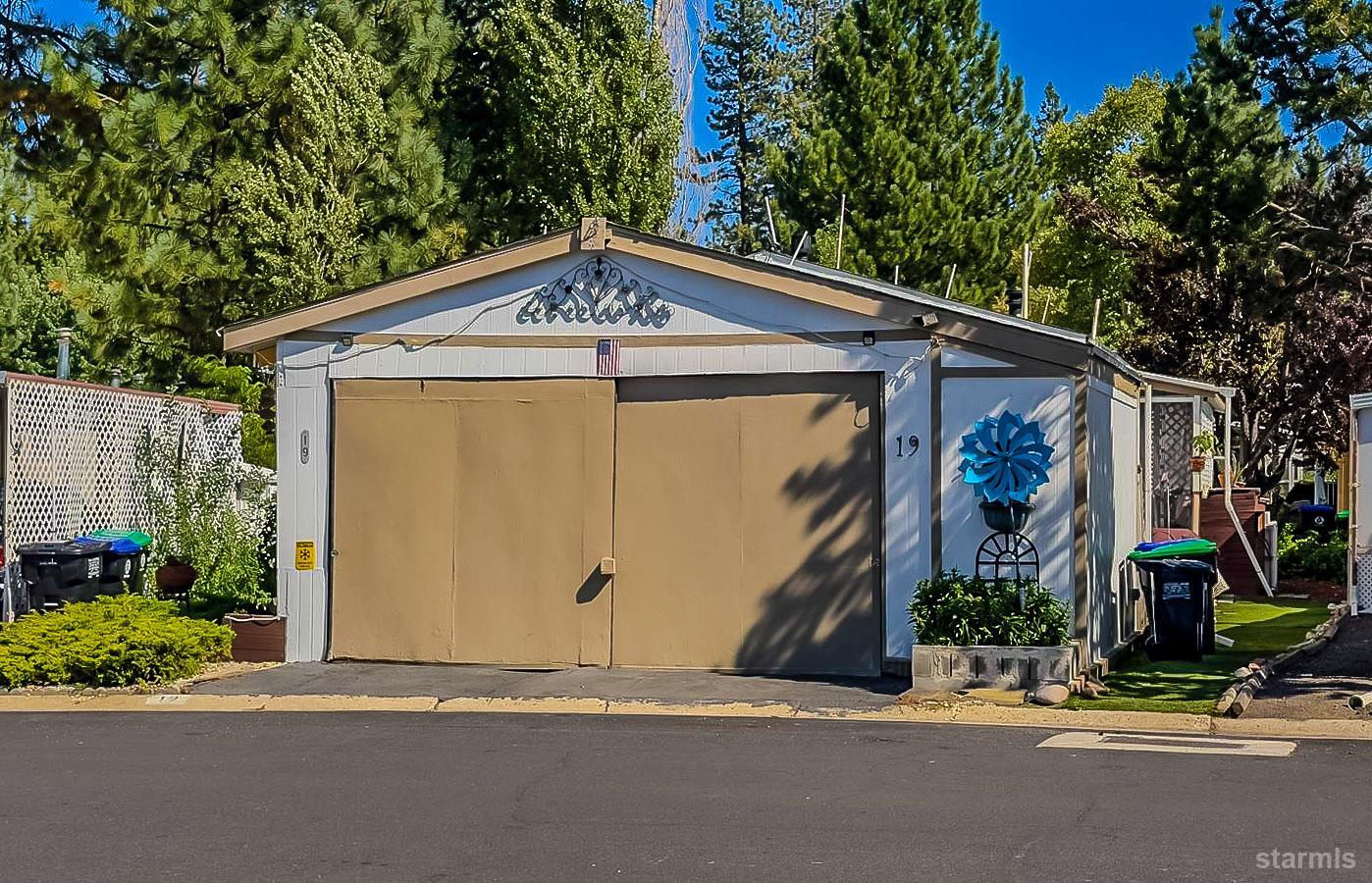 1080 Julie Lane 19 — photo