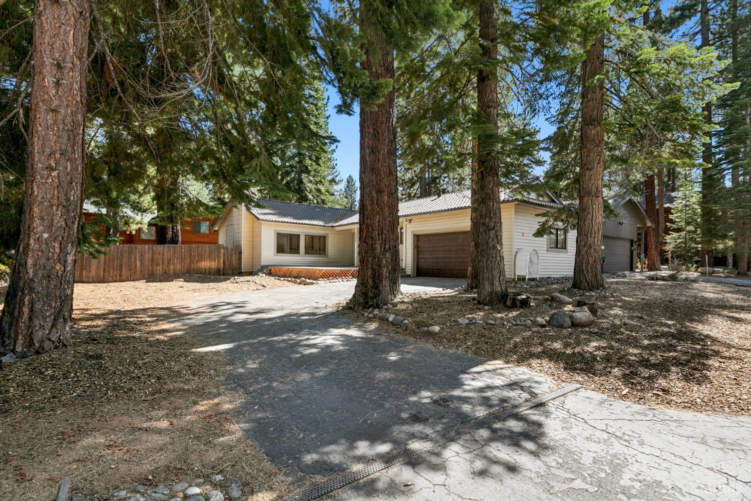 3112 Deer Trail — photo
