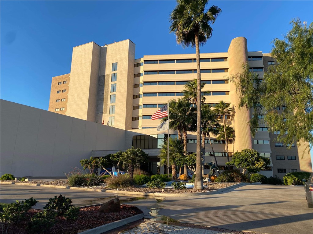 4350 Ocean Dr 704 — photo