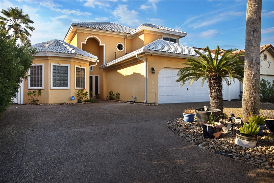 13953 Dasmarinas Dr — photo