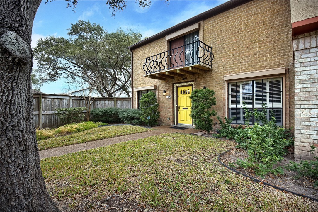 136 Lake Shore Dr 136 — photo