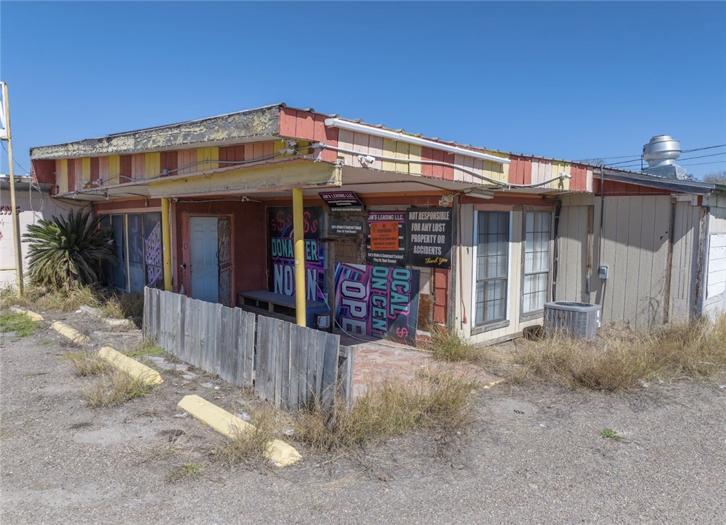 Home in Bishop, TX 78343 — photo 2