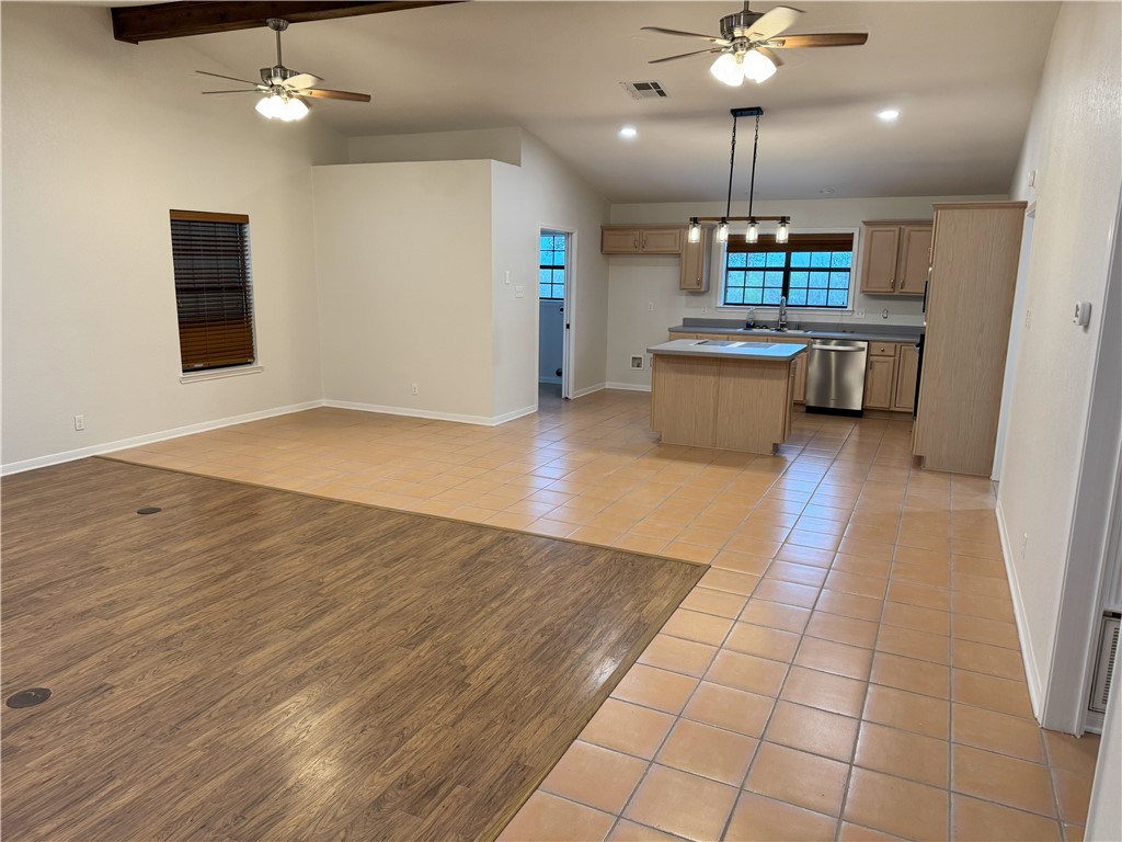 136 Lakeview, Three Rivers, TX 78071 — photo 2