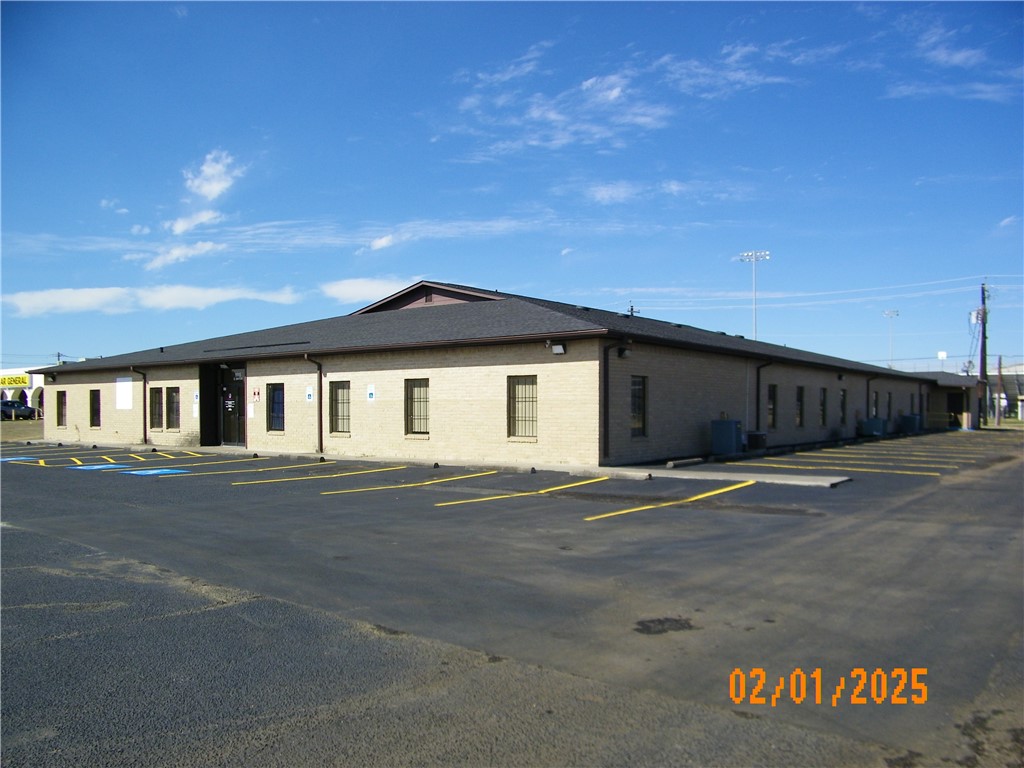 Home in Sinton, TX 78387 — photo 3