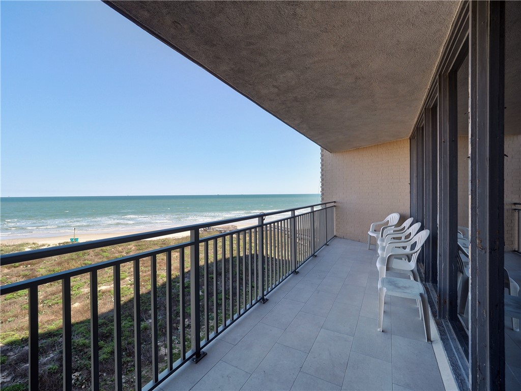 6649 Seacomber Dr 402 — photo