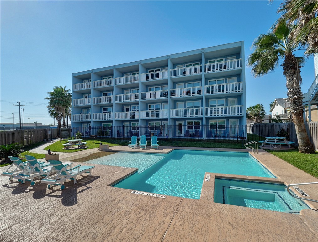 407 Beach Ave 112 — photo