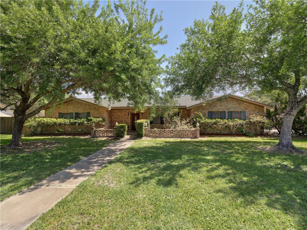 1540 W Deberry Ave — photo