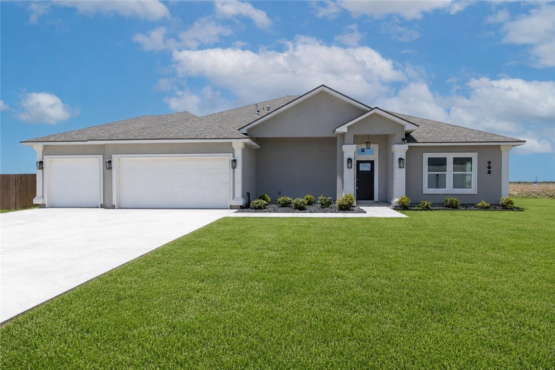 702 Mama Fefi Dr — photo